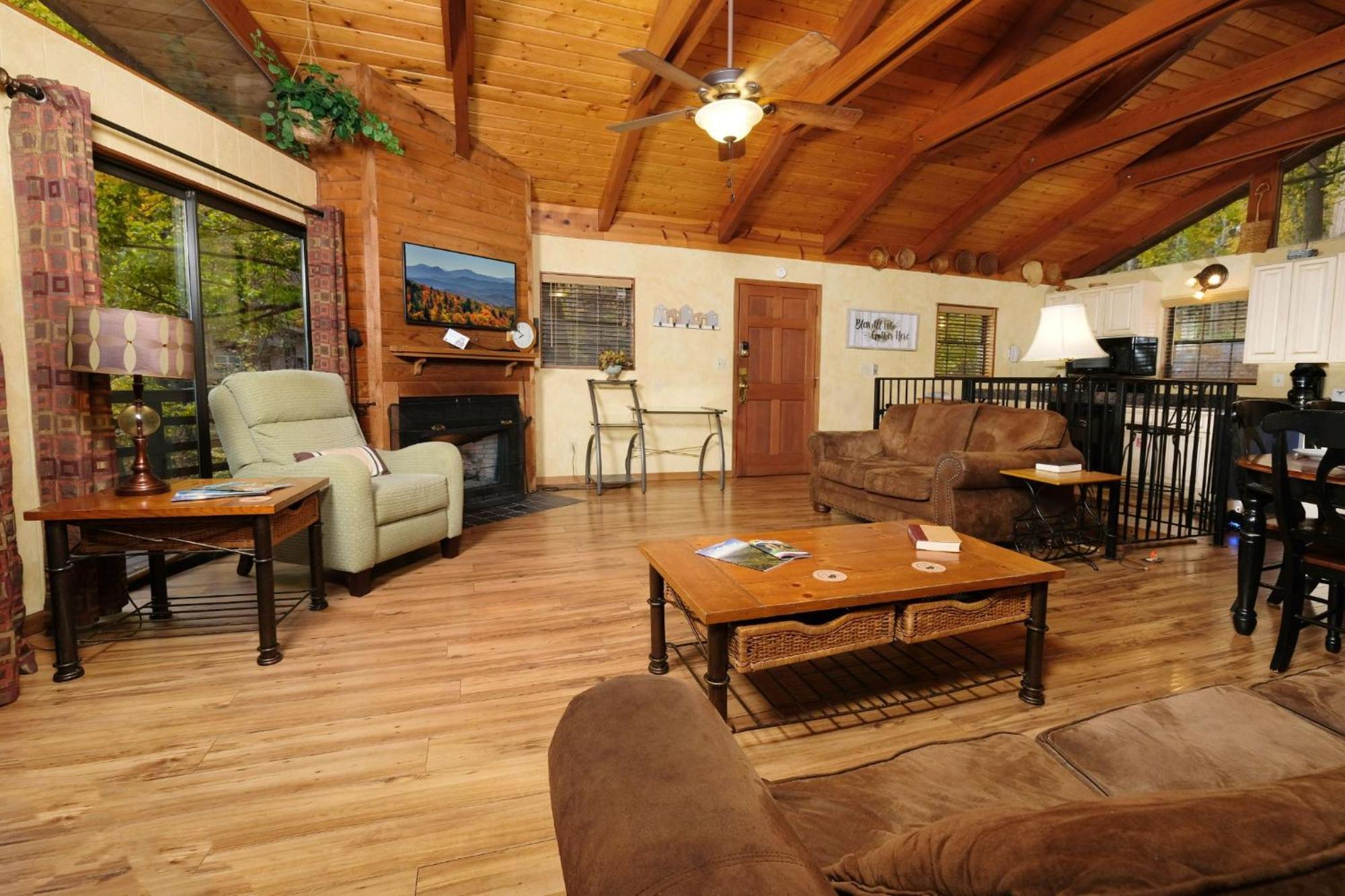 הוילה גטלינבורג Cabin On The Creek מראה חיצוני תמונה