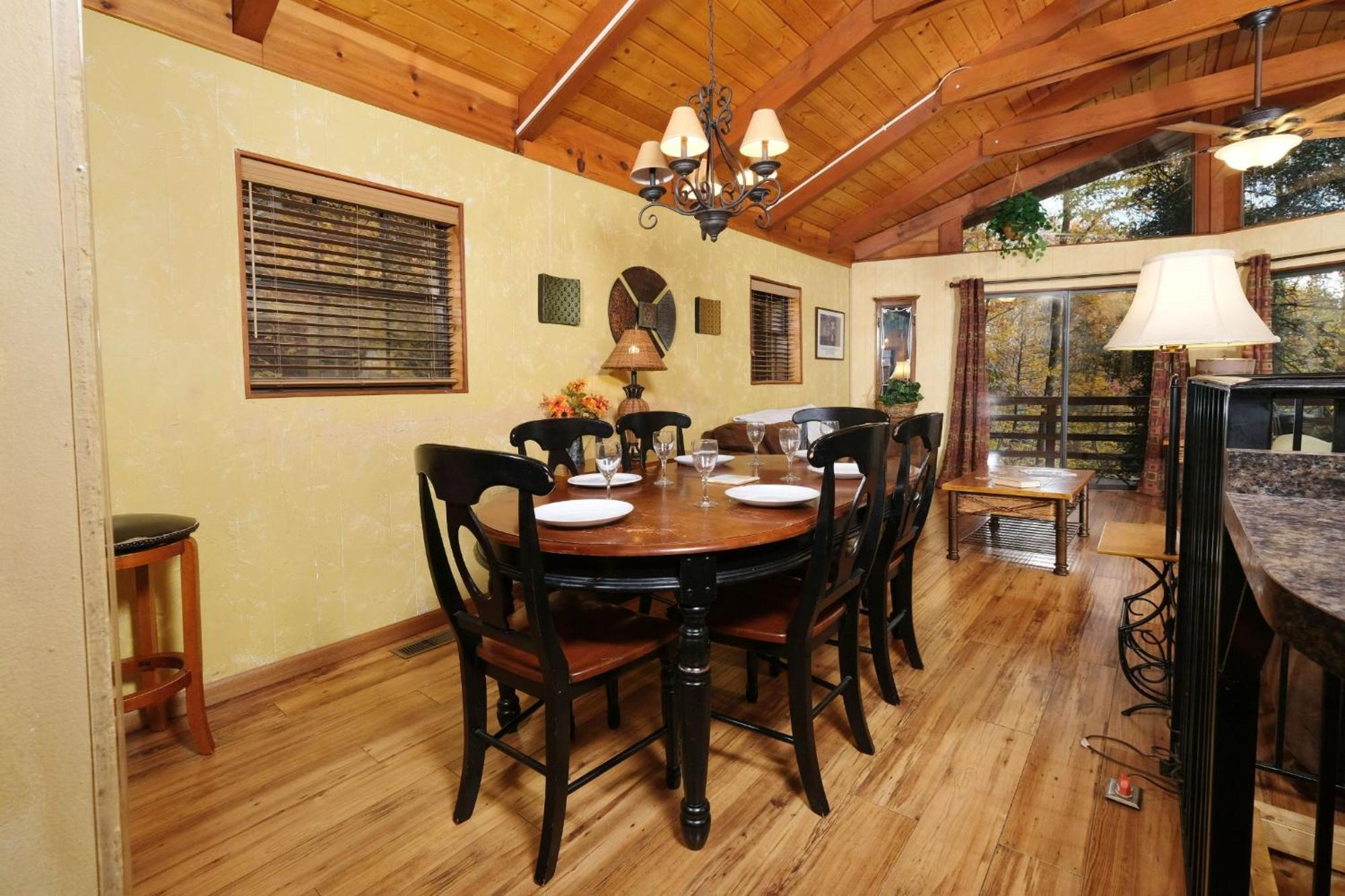 הוילה גטלינבורג Cabin On The Creek מראה חיצוני תמונה